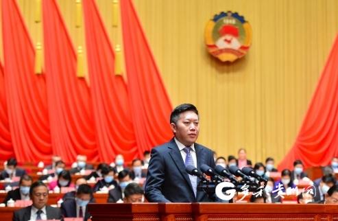 王明亮:用一份由1761名受访者组成的社会调查 为贵州制造业高质量发展