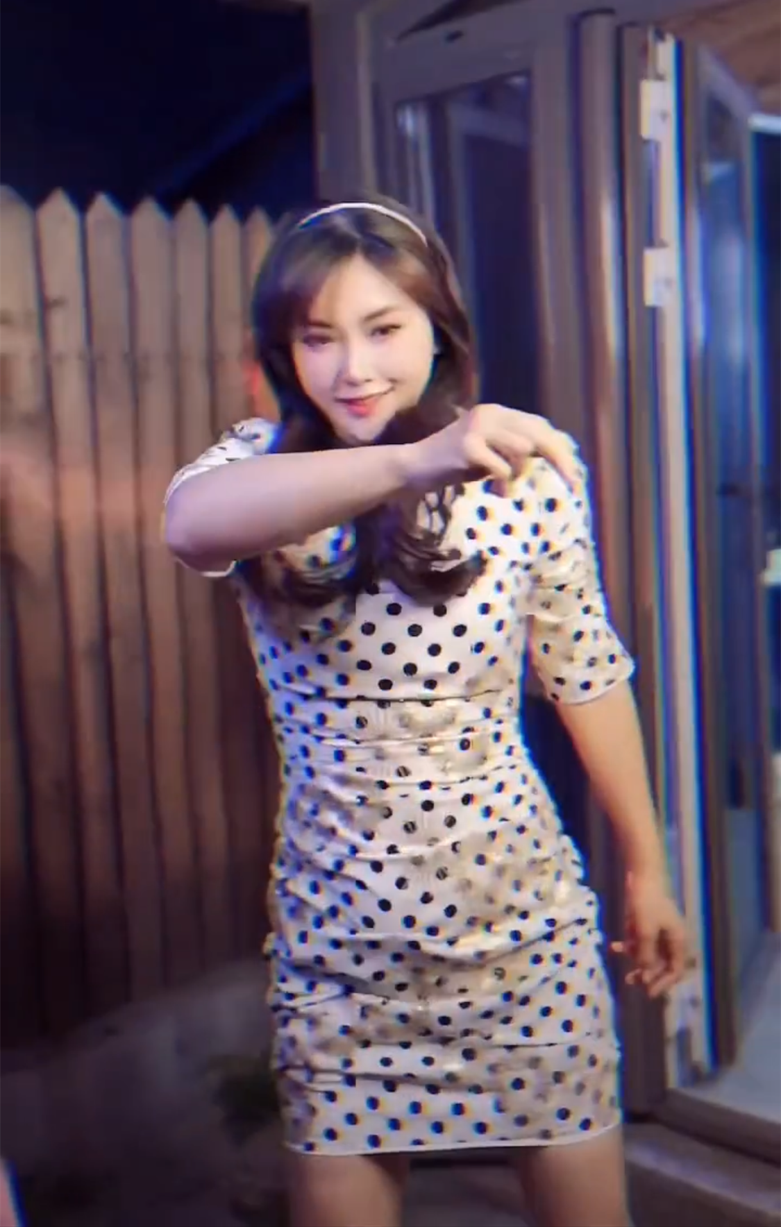 嫁神秘圈外老公,住奢华别墅,"小桃红"刘淼40岁生日收温馨礼物