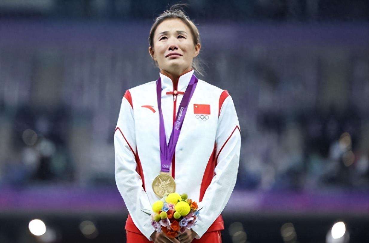 11年后的正义!32岁切阳什姐泣上领奖台,成为奥运冠军