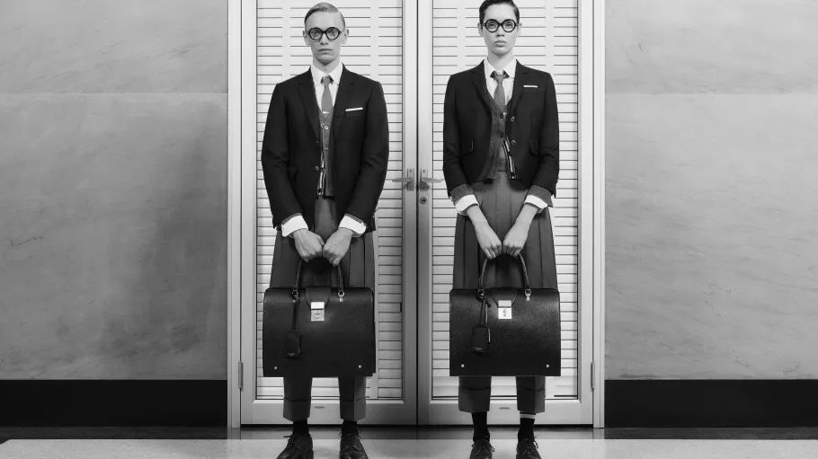 browne正在寻求更多的增长,将在瑞士小镇stabio创立眼镜业务部门,组成