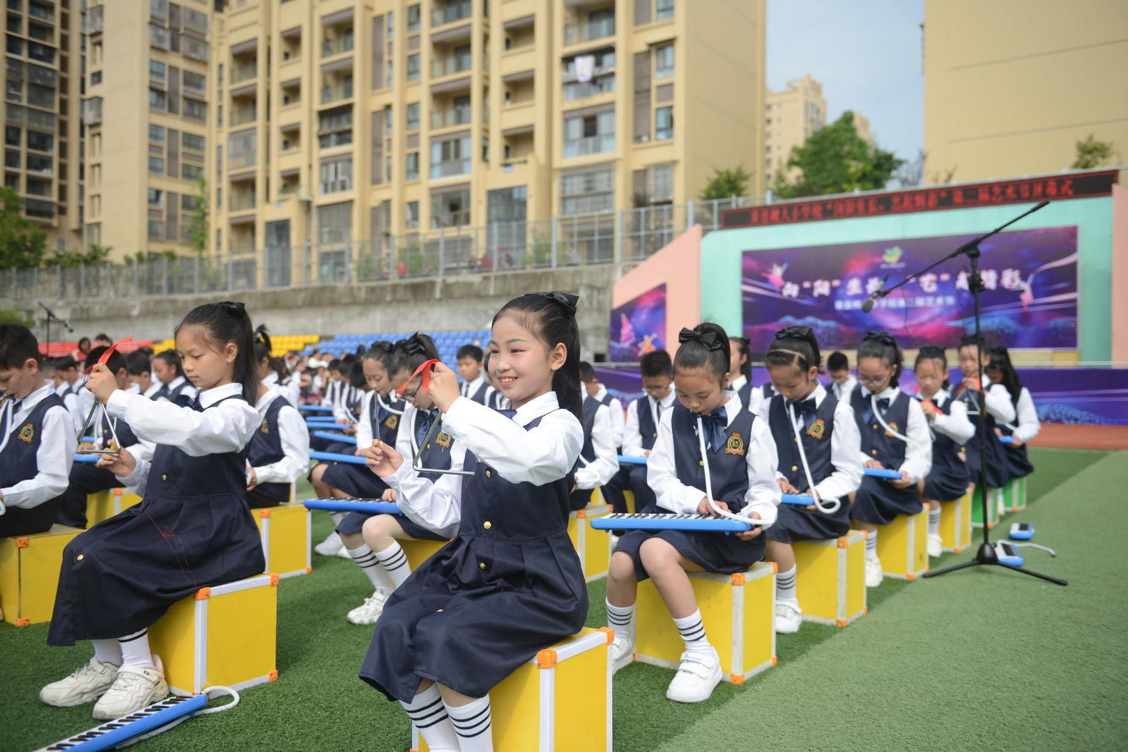 山西荣县第二小学图片