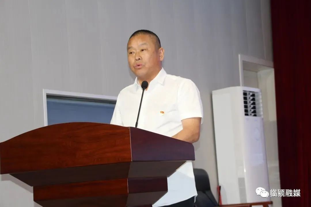 临颍县瓦店镇召开中招总结表彰大会