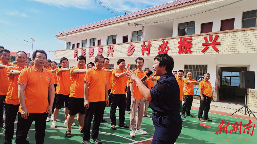 新田新隆镇:举办庆祝建党102周年暨"七一"表彰大会