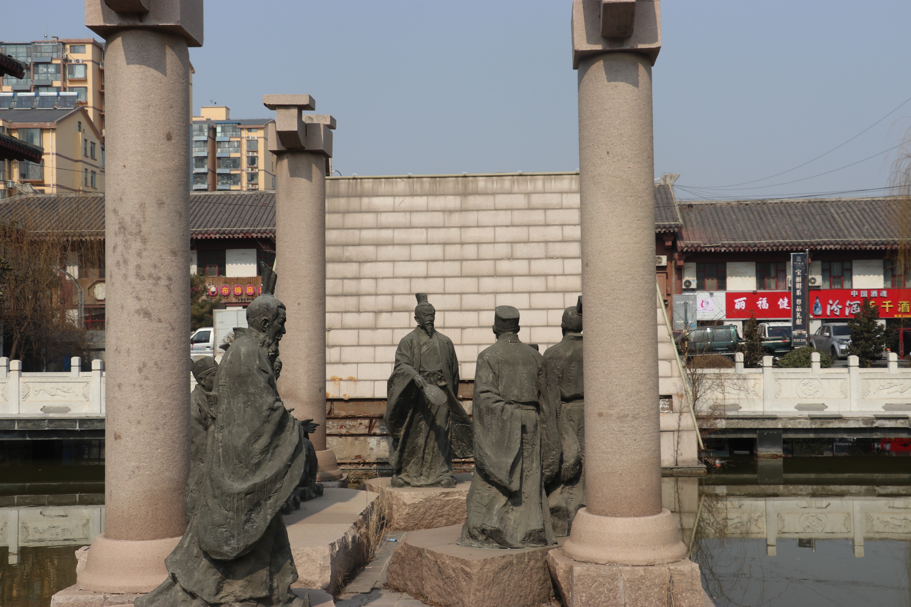 新沂蒙网摄制组来到山东省沂南县的诸葛亮城