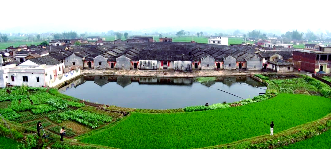 探秘梅州:领略客家围龙屋的独特魅力