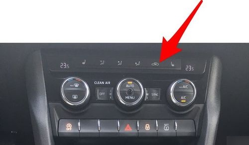 迈腾汽车的内外循环标志设计得相当直观,它们位于汽车的中控台上.