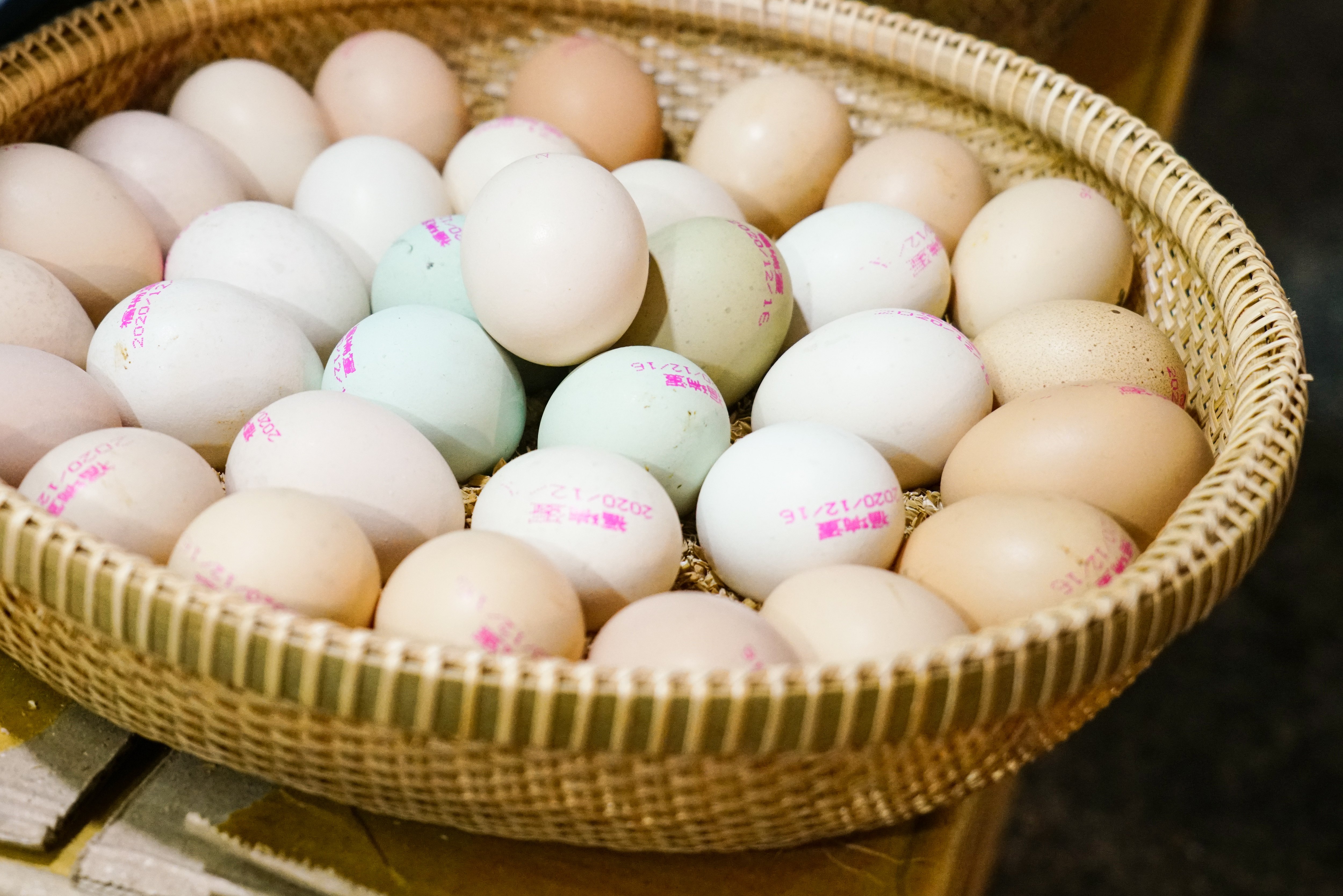 鸡蛋也做预制菜,"蛋品加工第一股"欧福蛋业的这项业务毛利率还挺高