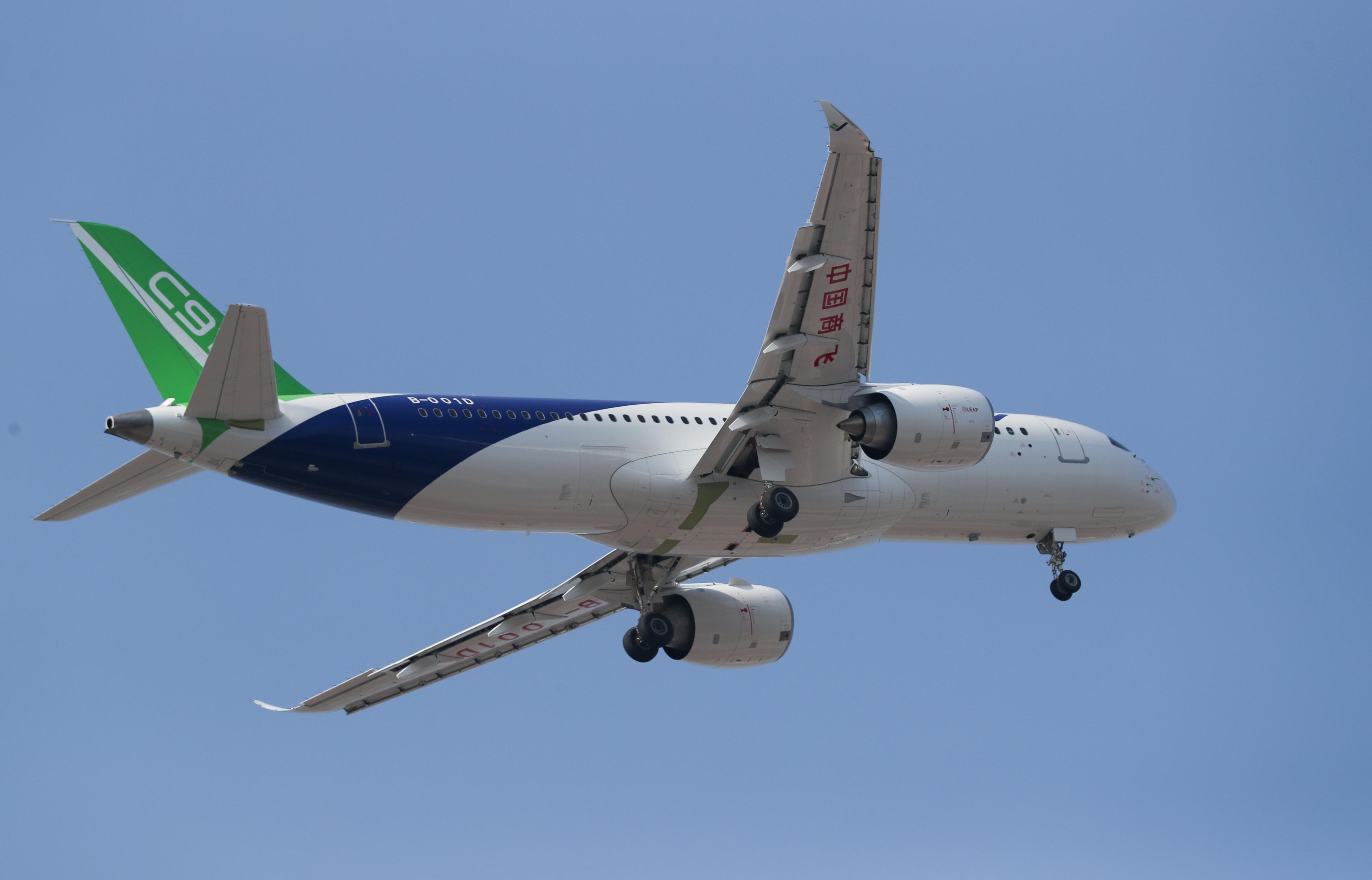 c919首飞成功,飞机刚一落地外媒的评论就跟上了,酸味很浓郁