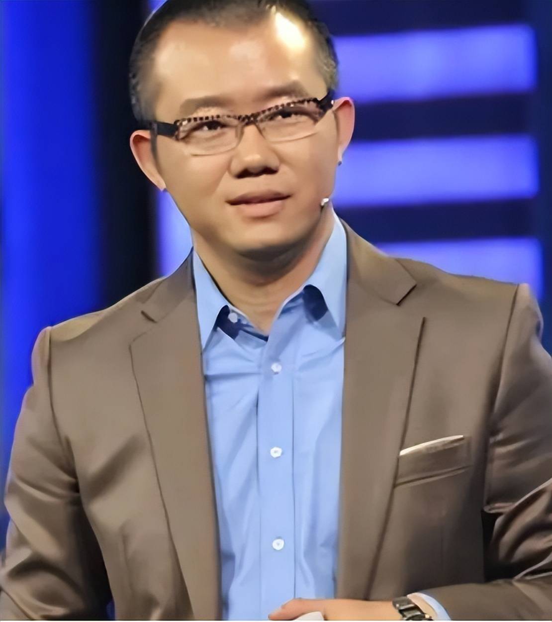 93岁大爷坚决离婚理由竟是老伴不上进?婚姻的隐形杀手不分年龄