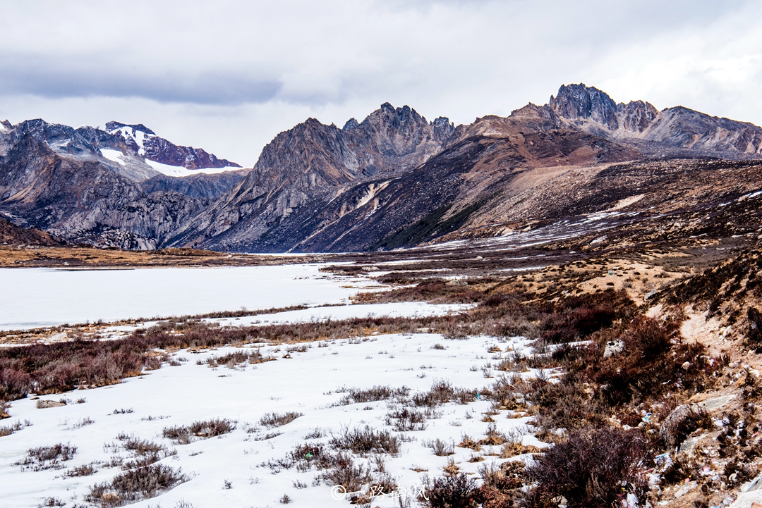 海拔4486米的四川高原湖泊,景色魔幻壮丽,但并非什么人都能打卡