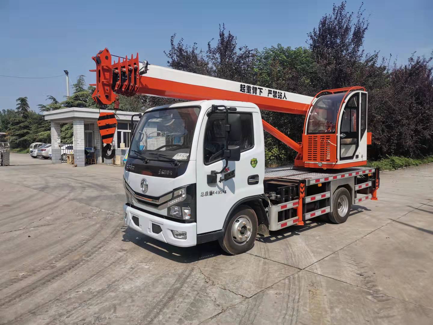 蓝牌5吨汽车吊 小型汽车吊 济宁小吊车