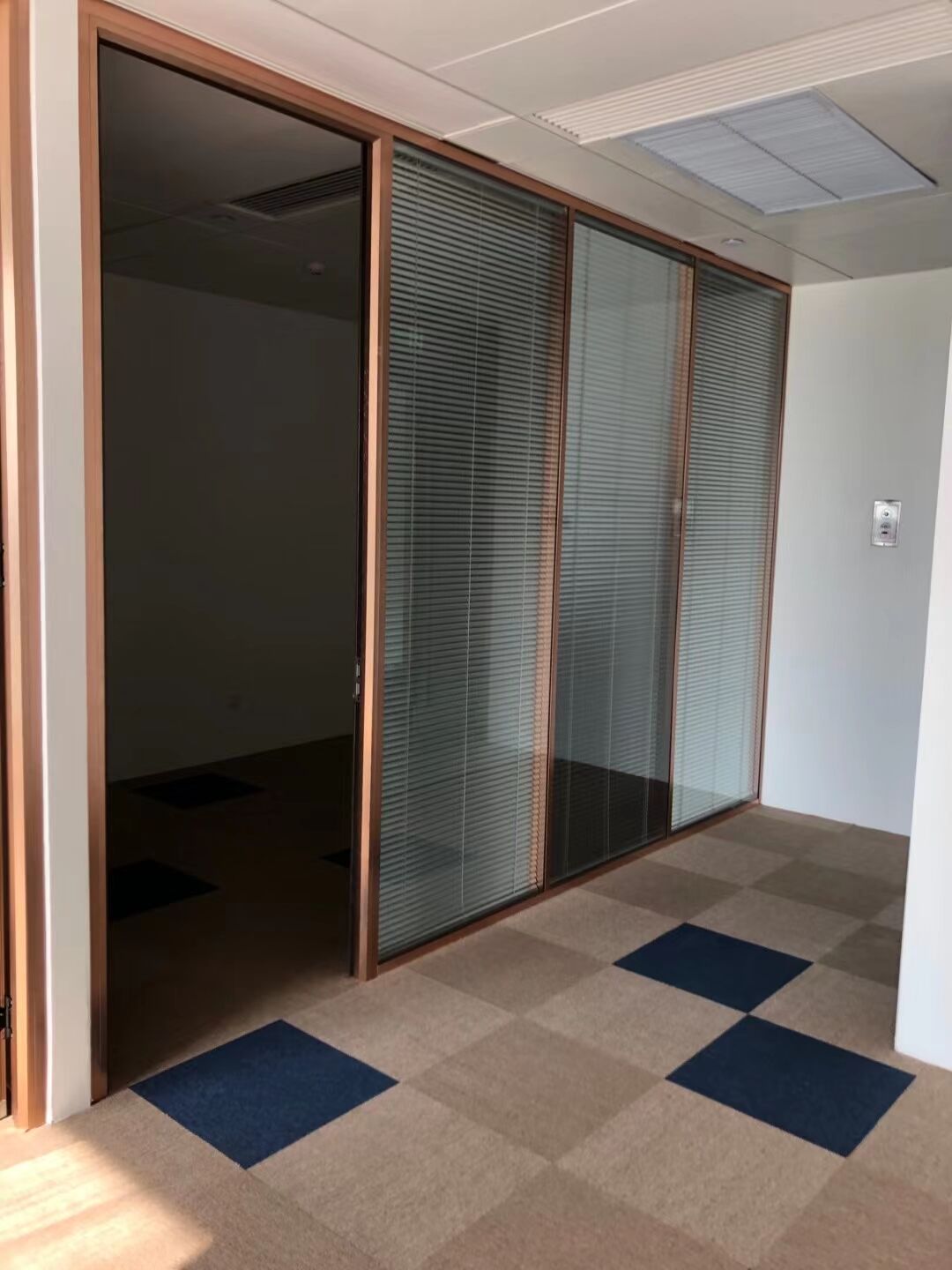 门头沟区安装玻璃隔断安装办公玻璃隔断