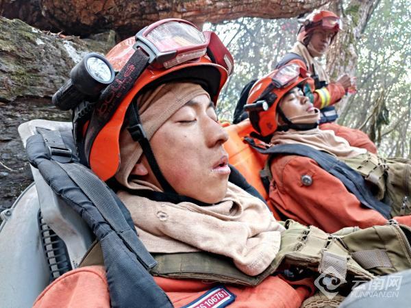 「高清组图」镜头触动人心丨大理森林消防支队消防员镜头下的战友们