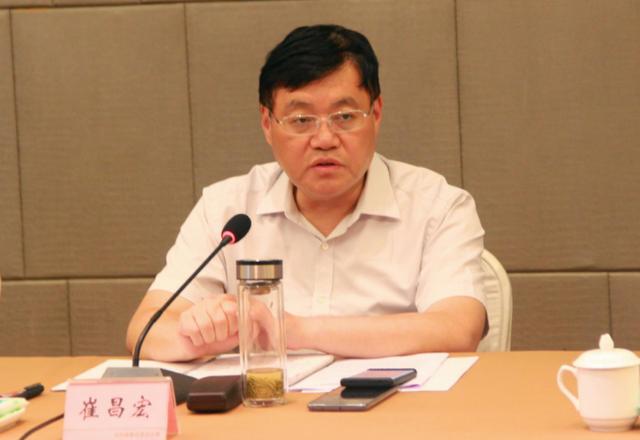 四川省教育厅副厅长崔昌宏一行到南部县调研