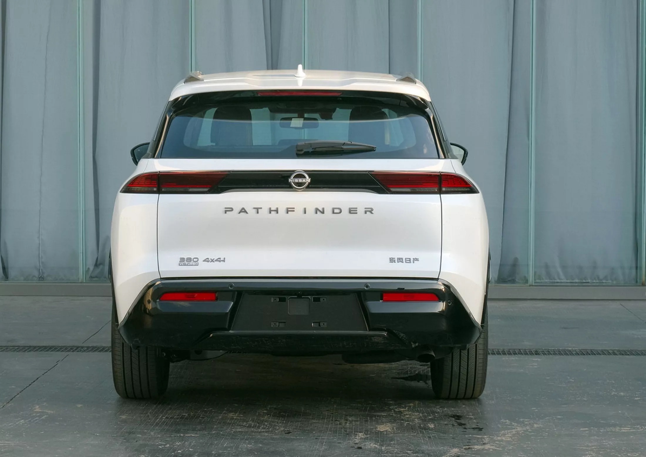 实拍东风日产探路者,中国特供,2.0t 四驱