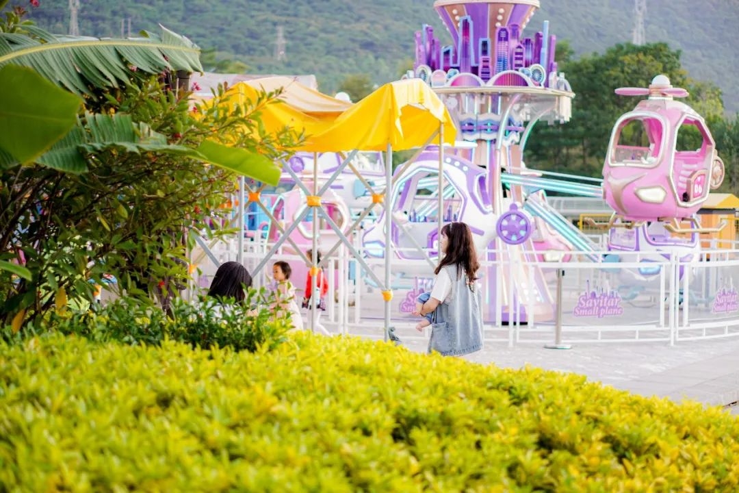 来欣赏肇庆儿童公园的美丽秋景!