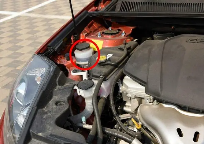 转向助力油在哪里,应该怎么换?