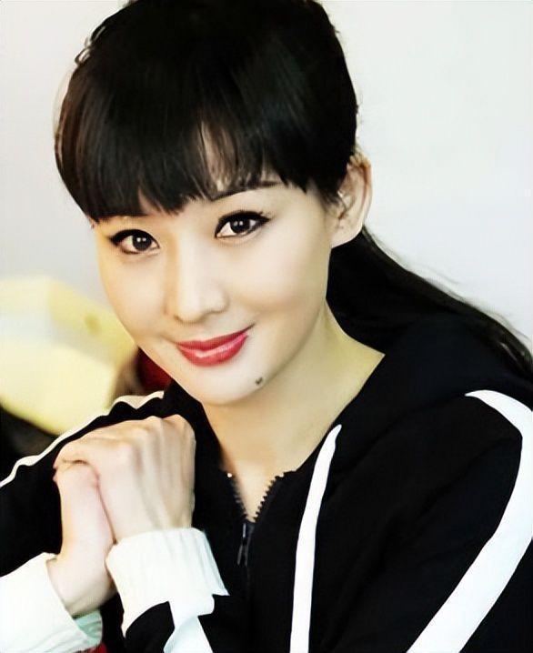 15年后,再看孙楠现任妻子潘蔚的现状,才明白买红妹的"精明"
