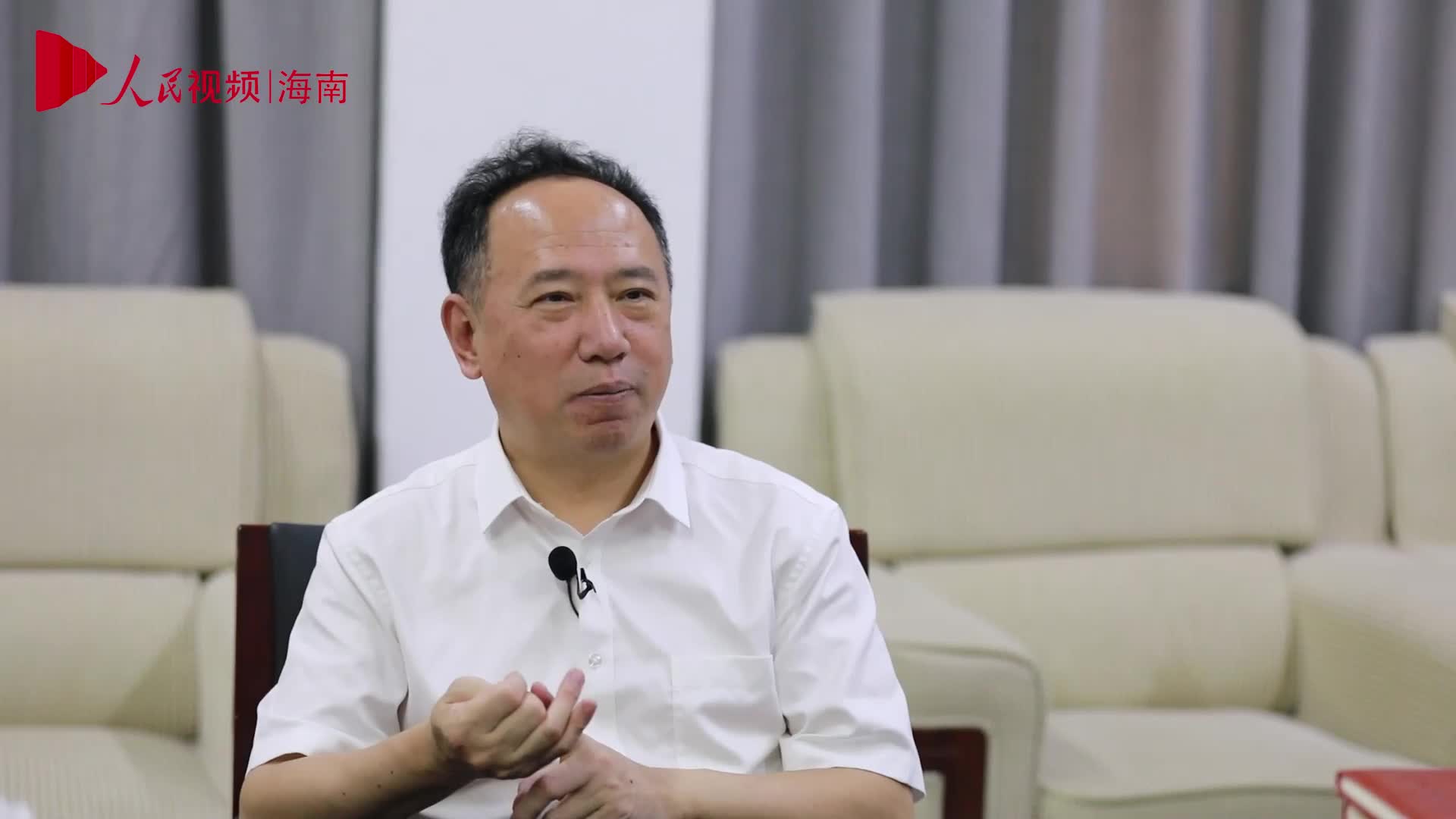 海南中学校长王宏:百年海中为党育人,为国育才责无旁贷