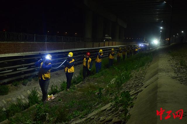 天津地铁9号线接触网设备第二批大修改造项目首条直流馈线电缆铺设