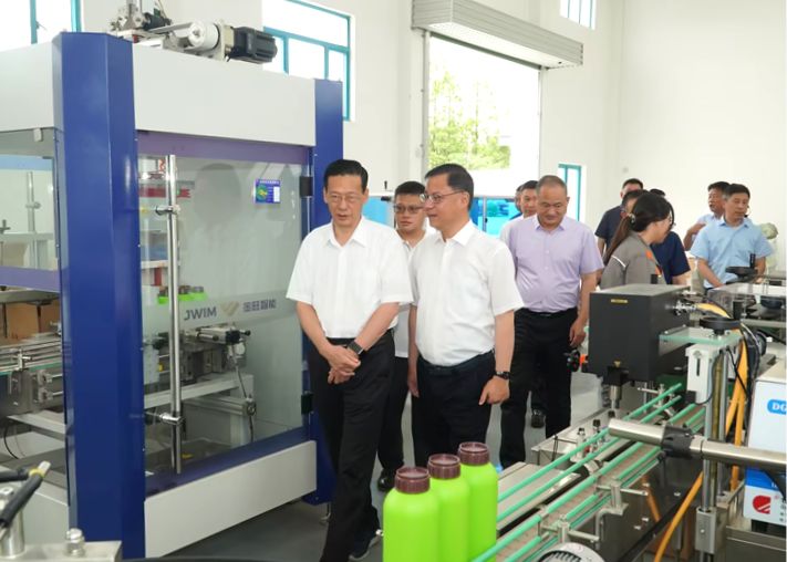 中华全国供销合作总社党组书记韩立平一行调研金旺智能客户现场