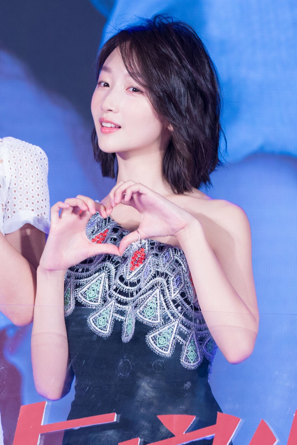 周冬雨中国影史首个90后百亿女主演,超越白百何票房纪录位列第三!