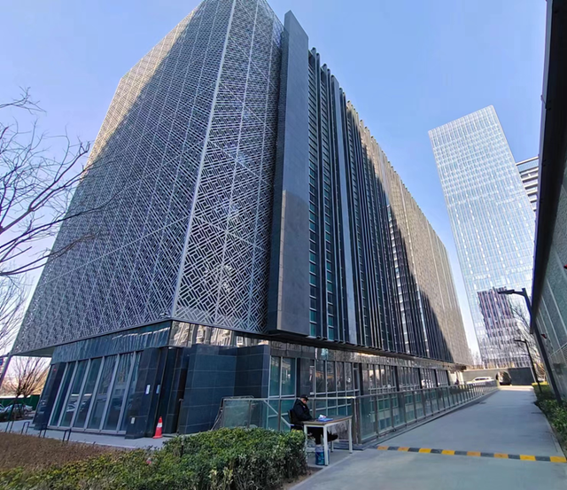 丽泽一万平米左右独栋独院办公楼出租——京能天泰大厦