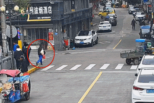 这对夫妻火了!老公出差抓人,老婆在家救人