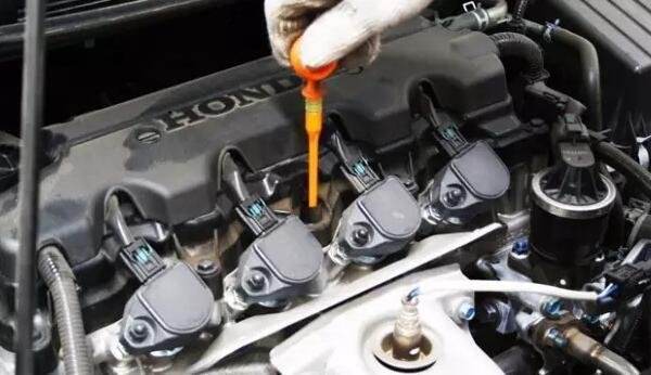 发动机机油压力不够什么原因 发动机机油压力过低的主要原因