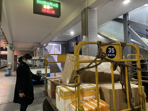 一线人物|铁路行李员夫妻:坚守,是为了更多的团圆