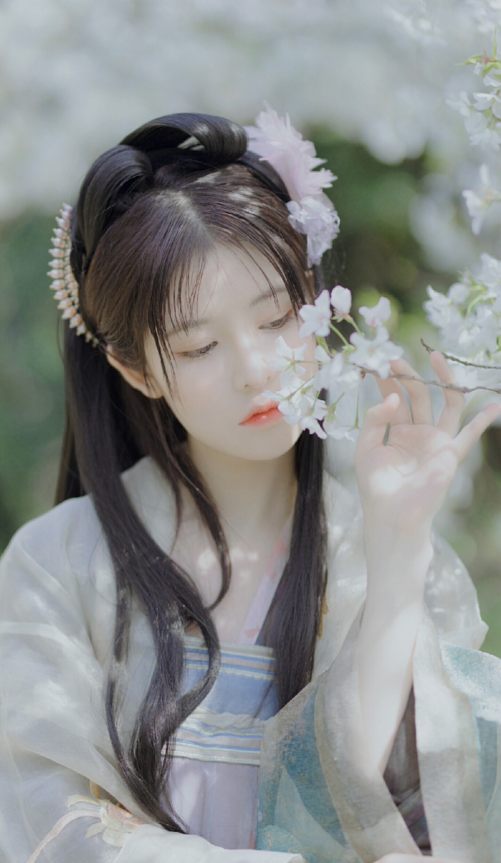 《神医傻妃名动天下》鬼王娶了相府傻女大婚日才知她是装傻