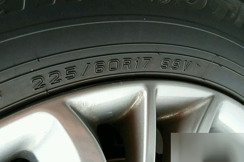 现代ix35的轮胎尺寸