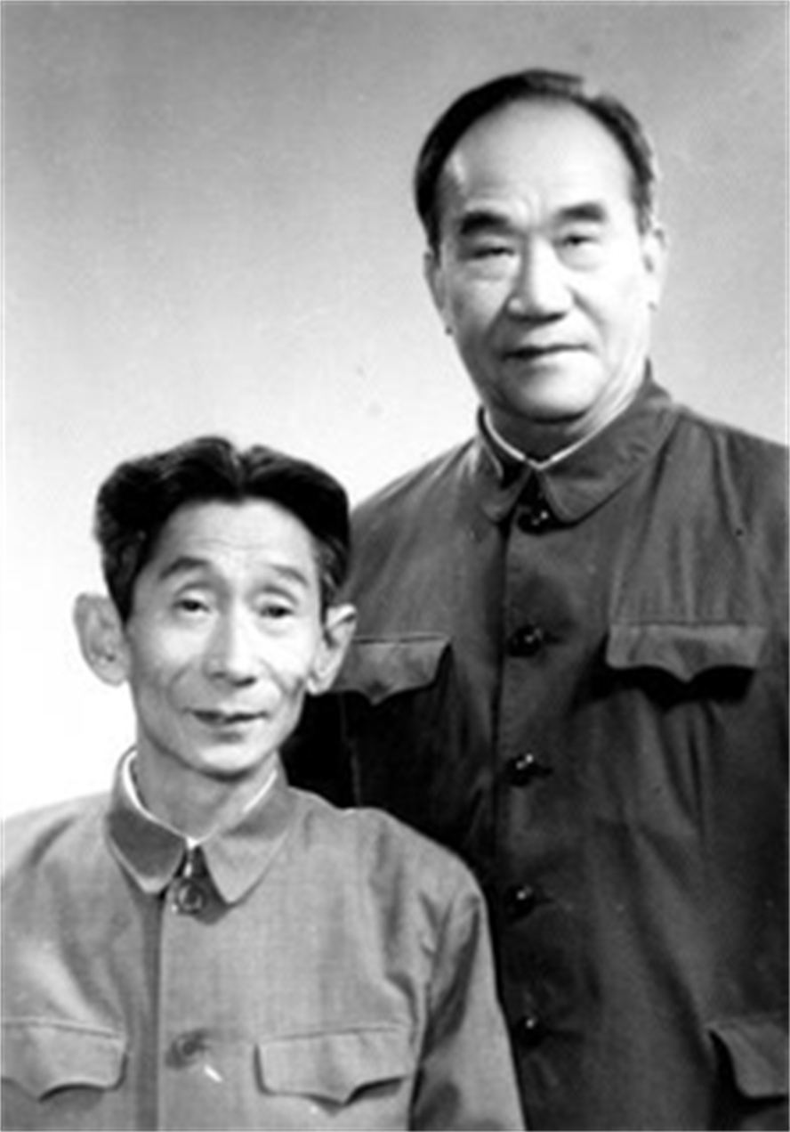 玩笑应适度,尚筱菊抱着谢金儿子合影,一句调侃惹网友反感