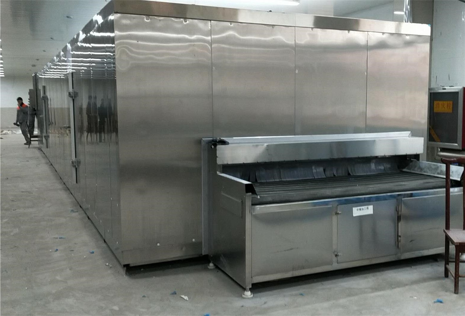 隧道式速冻机的工作原理