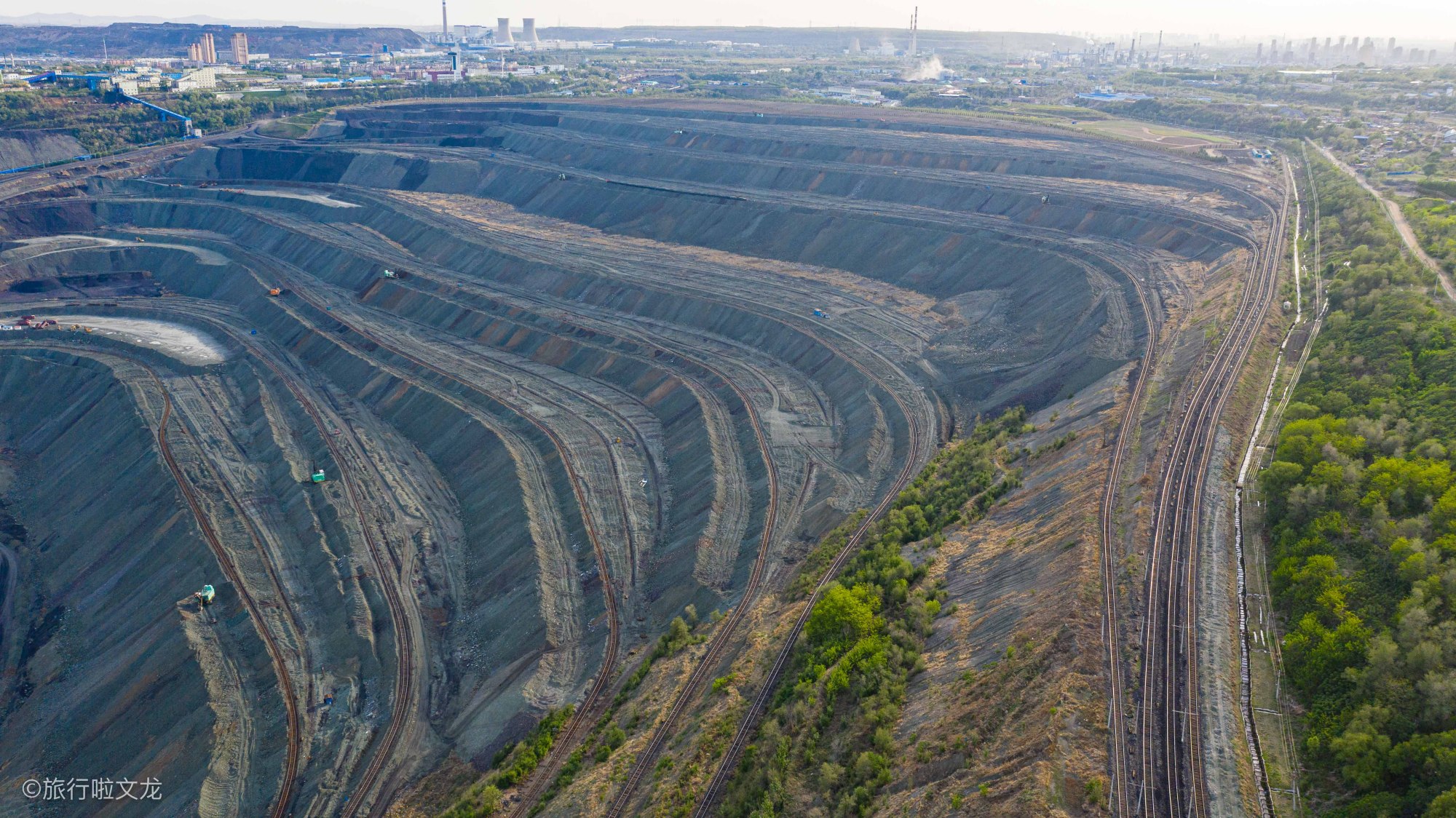 亚洲第一西露天矿,有人说是东北的痔疮,但100年来贡献了全部