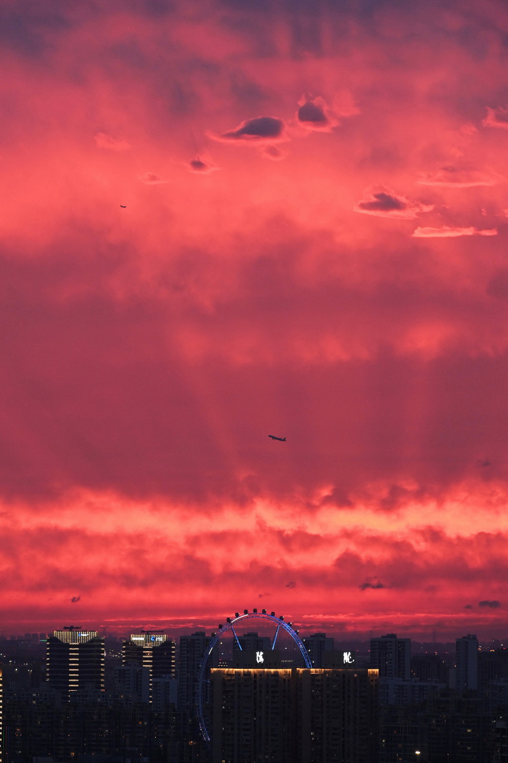 城事|在魔都的夏日傍晚,赴一场晚霞之约