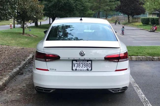 全新美版帕萨特,起售才16万,配老6at变速箱,比国内的帅气