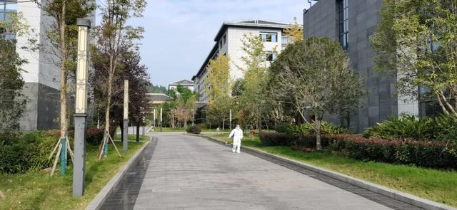 南充五中青龙山校区圆满完成疫情防控临时健康监测点工作