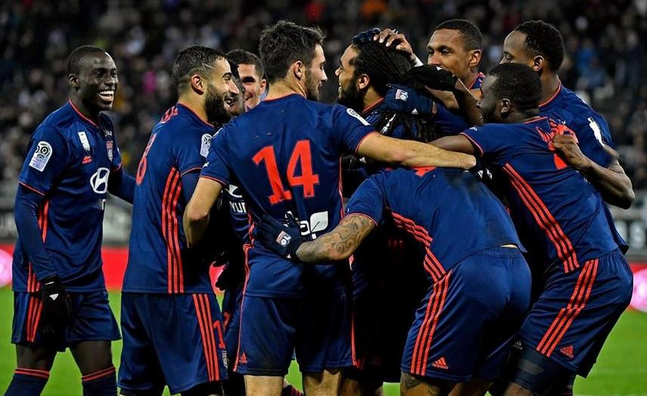 在最近的一场欧冠比赛中,法国豪门巴黎圣日尔曼队经历了一次令人难以