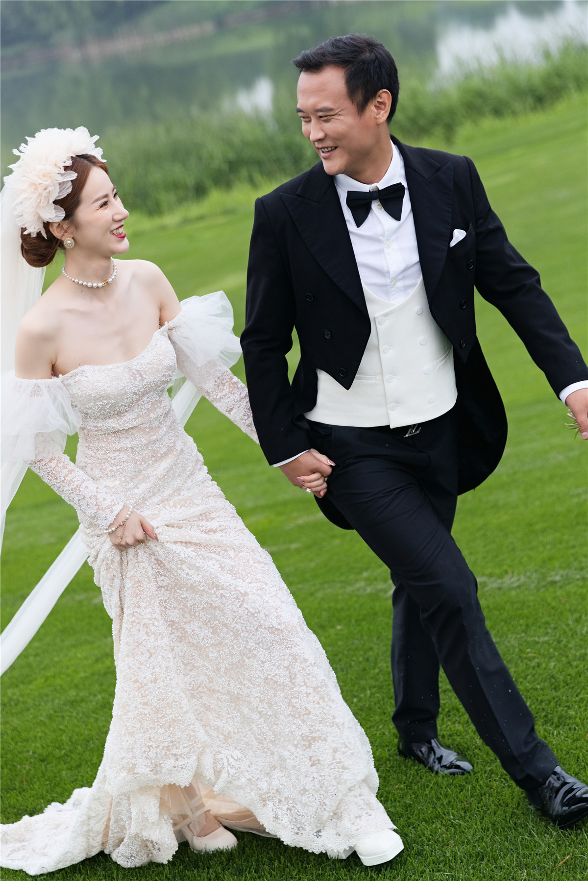 国安徐云龙完婚:牵手新娘王骞钤举行婚礼 从此生儿育女一生相守