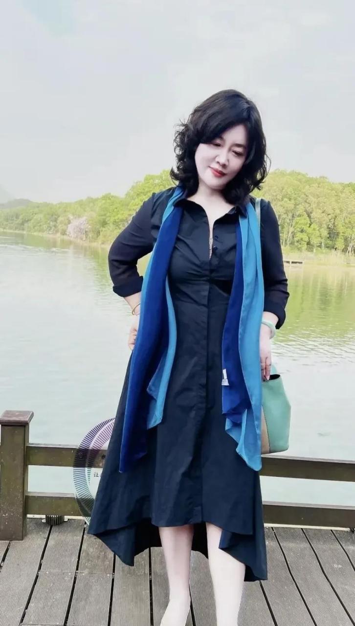 这才是中年少妇应有的模样!