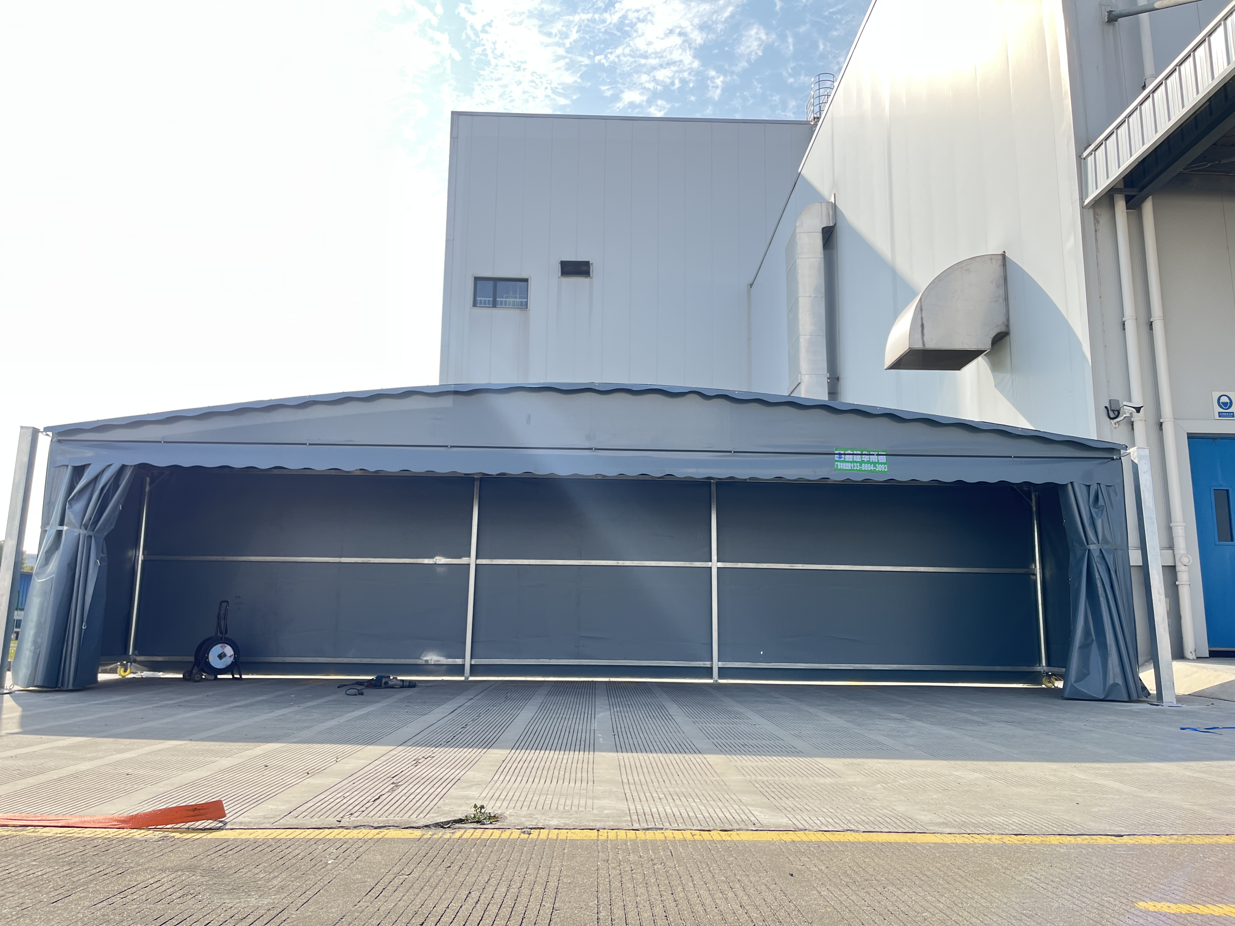 中山市电动推拉雨蓬,球场活动棚,工厂过道伸缩篷