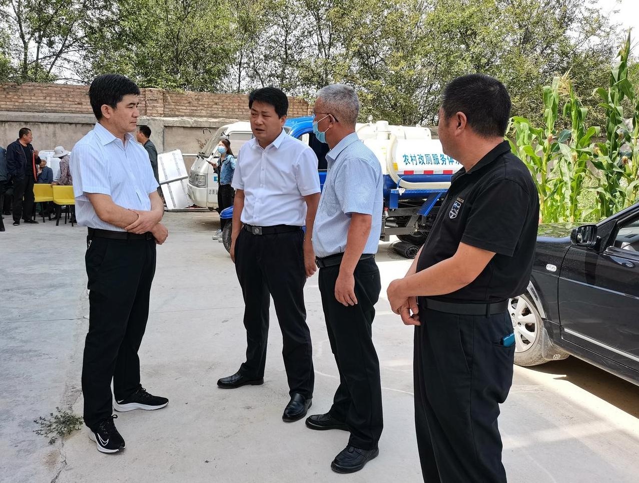 张建魁督导平襄镇常态化疫情防控和新冠疫苗接种工作