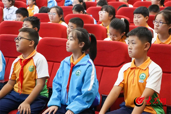 潍坊美加实验学校:体验特色课程,搭建家校社共育平台