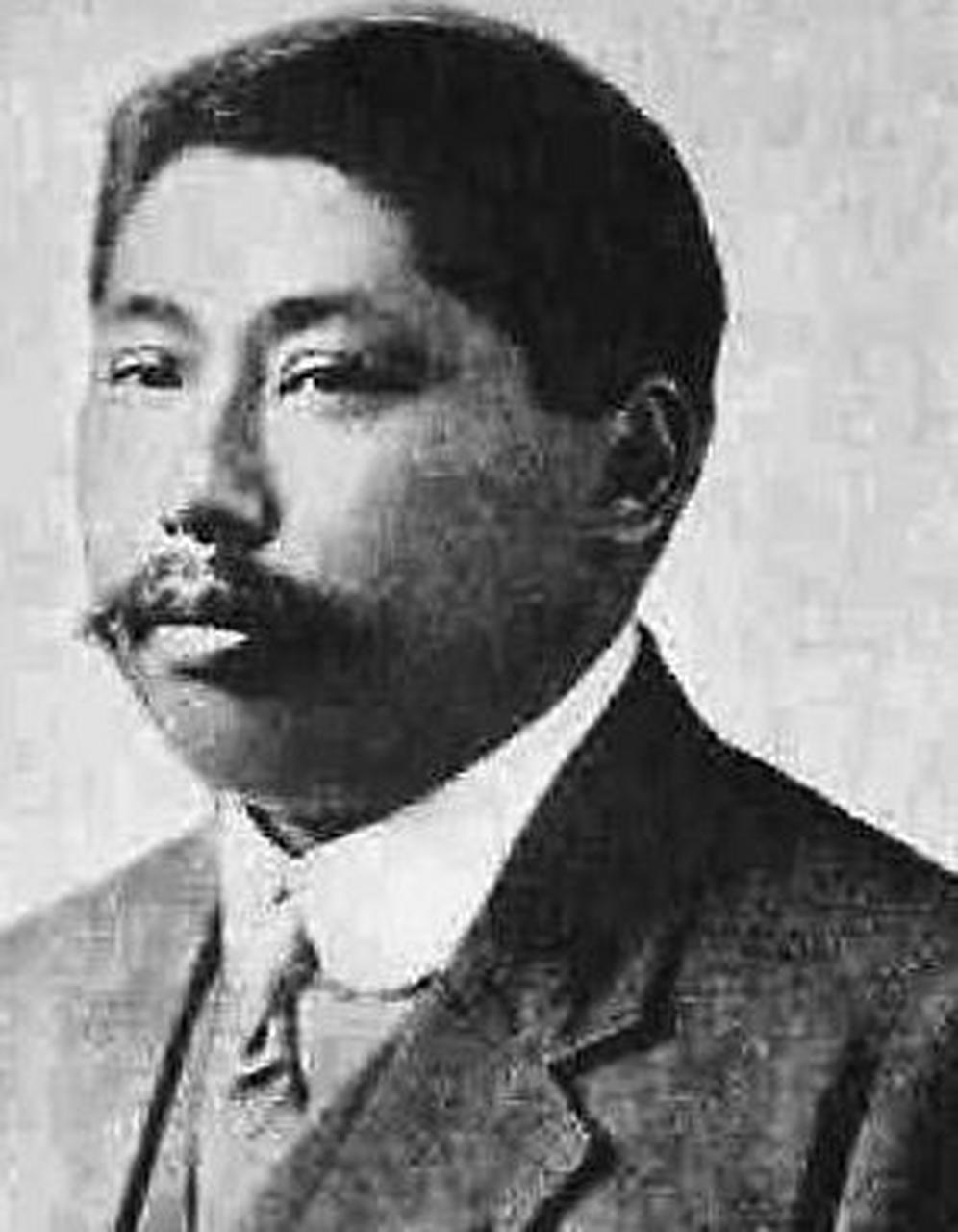 1911年,在广州起义中受了重伤的黄兴,做手术的时候,急需要家属签字,一