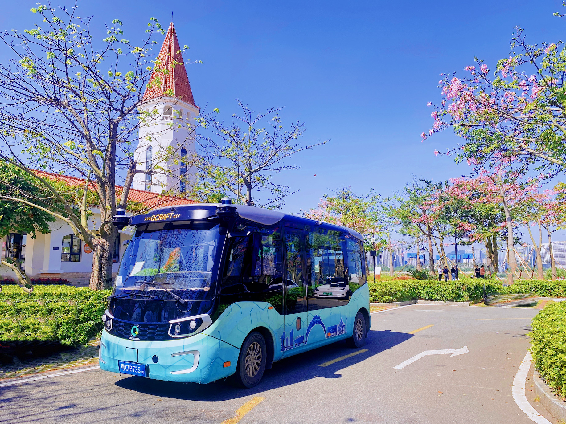 横琴无人小巴驶向"澳门新街坊",加开冬日赏花班次