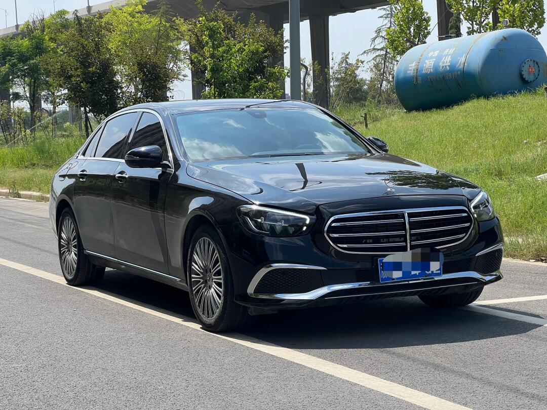 2022款奔驰e300l试驾图片