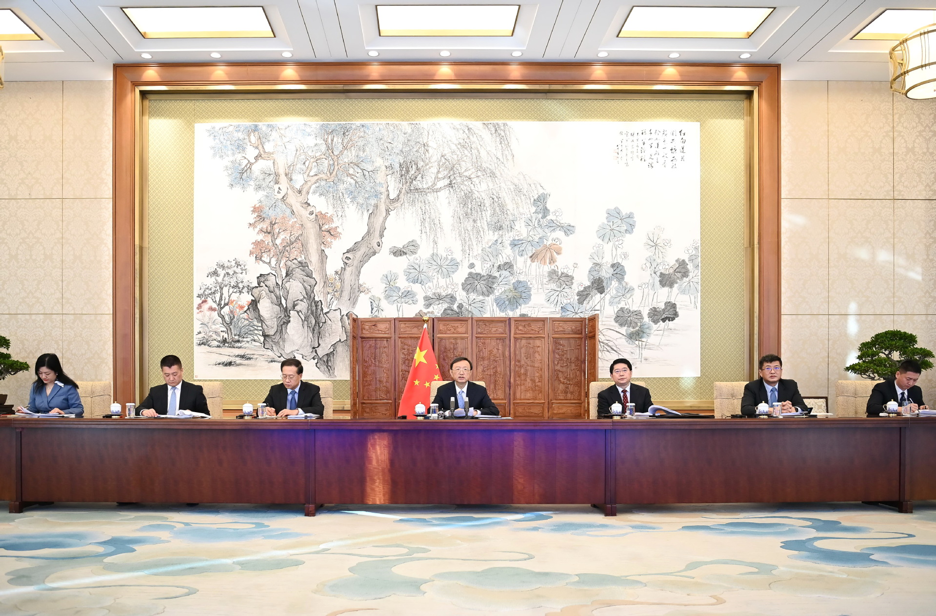 杨洁篪在同美中关系全国委员会举行视频对话时的讲话