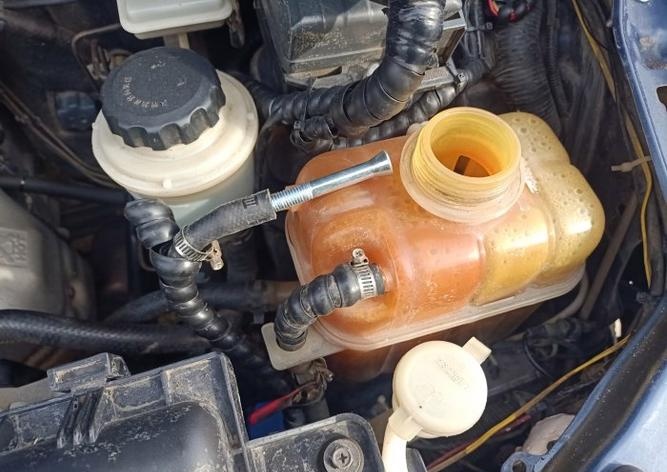 新赛欧防冻液怎么换?