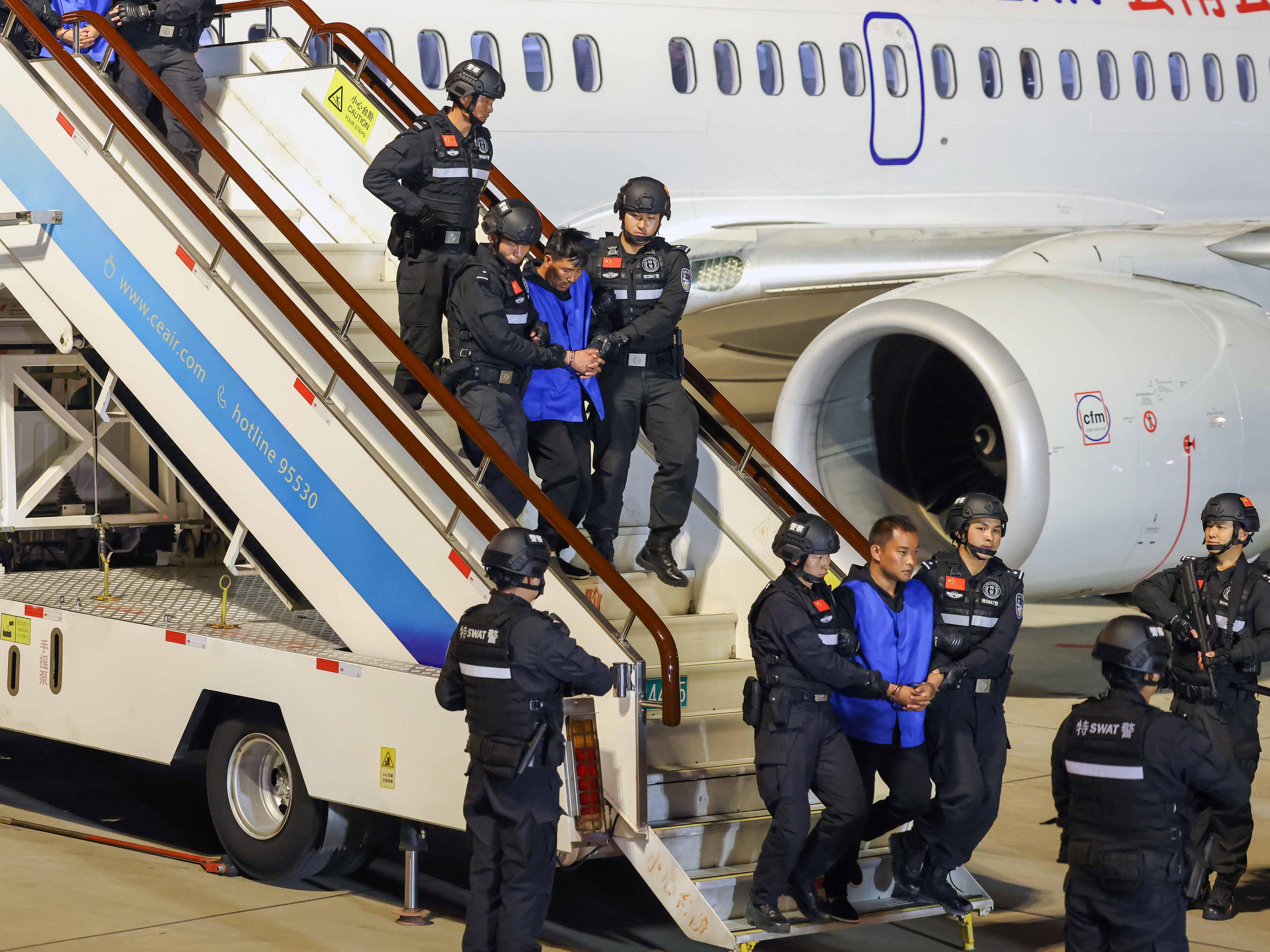 10名缅北重大犯罪嫌疑人被成功押解回国